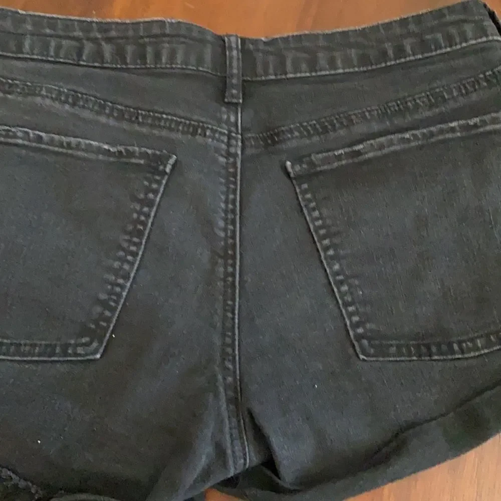 So High Rise Distressed Shortie short